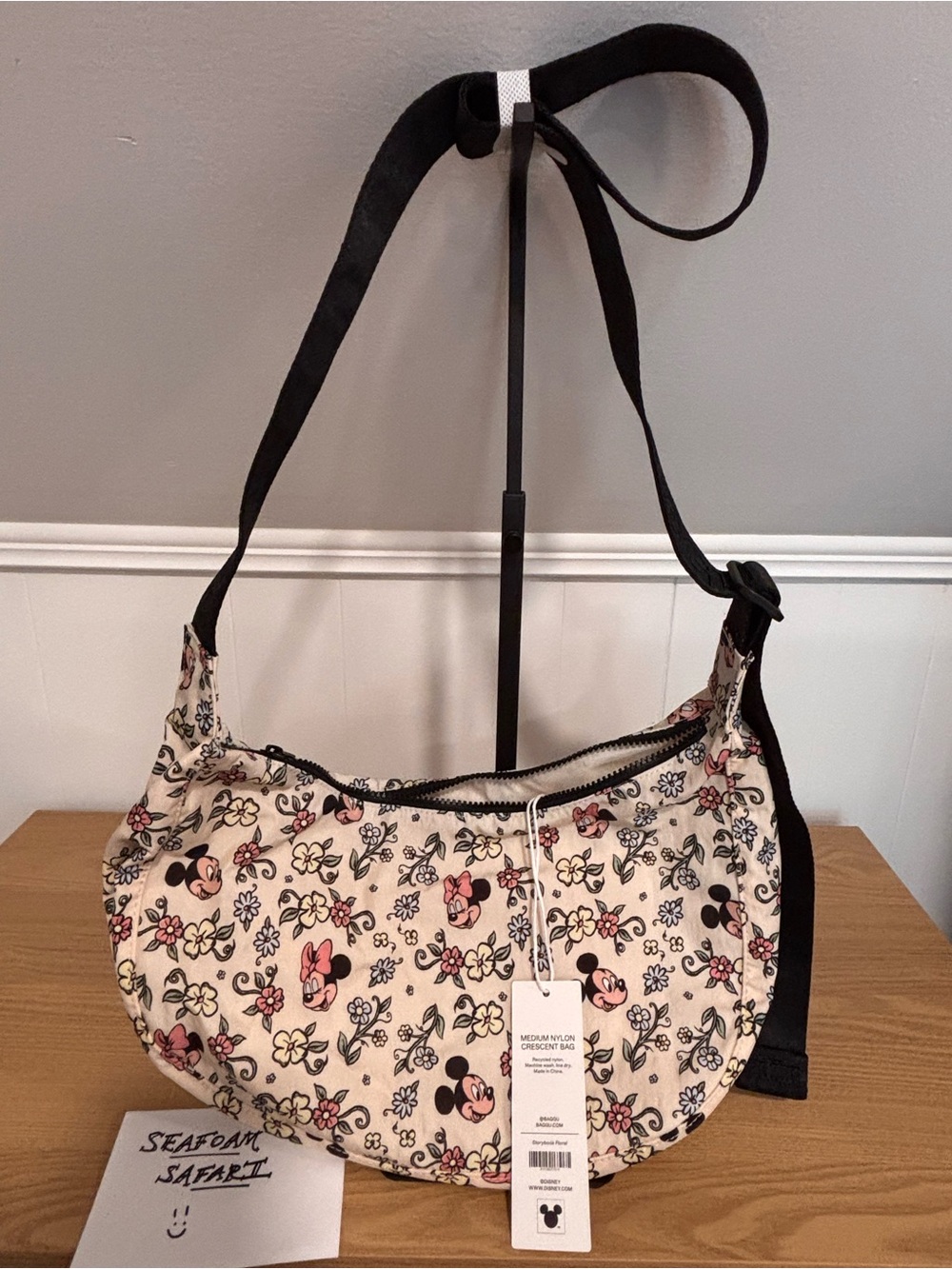 NWT Baggu Medium Crescent Disney Minnie Print